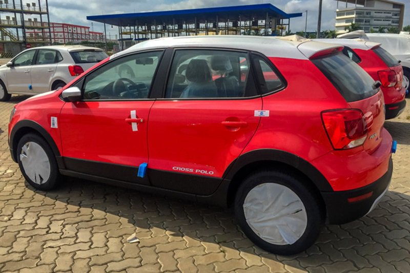 Volkswagen Cross Polo giá 725 triệu đối đầu Ford Ecosport - Ảnh 1.