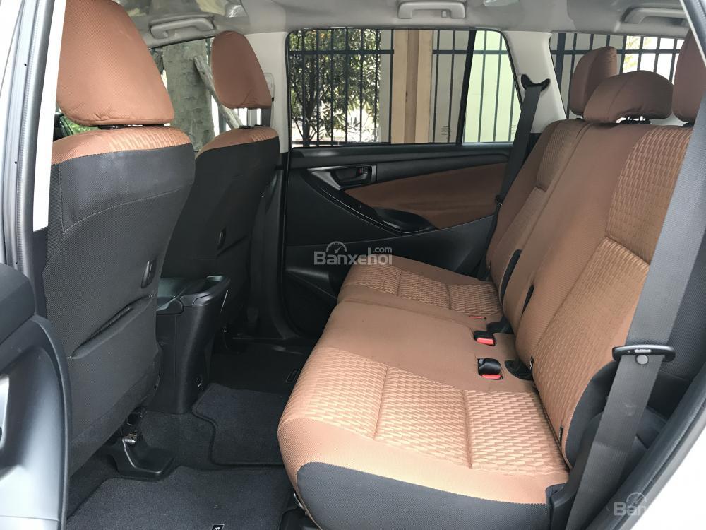 Xe Innova E model 2017 mầu bạc số sàn 2.0-6 Xe Innova E model 2017 mầu bạc số sàn 2.0-6