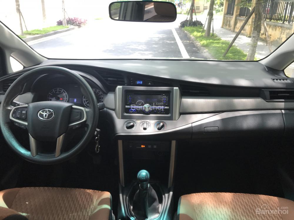 Xe Innova E model 2017 mầu bạc số sàn 2.0-8 Xe Innova E model 2017 mầu bạc số sàn 2.0-8