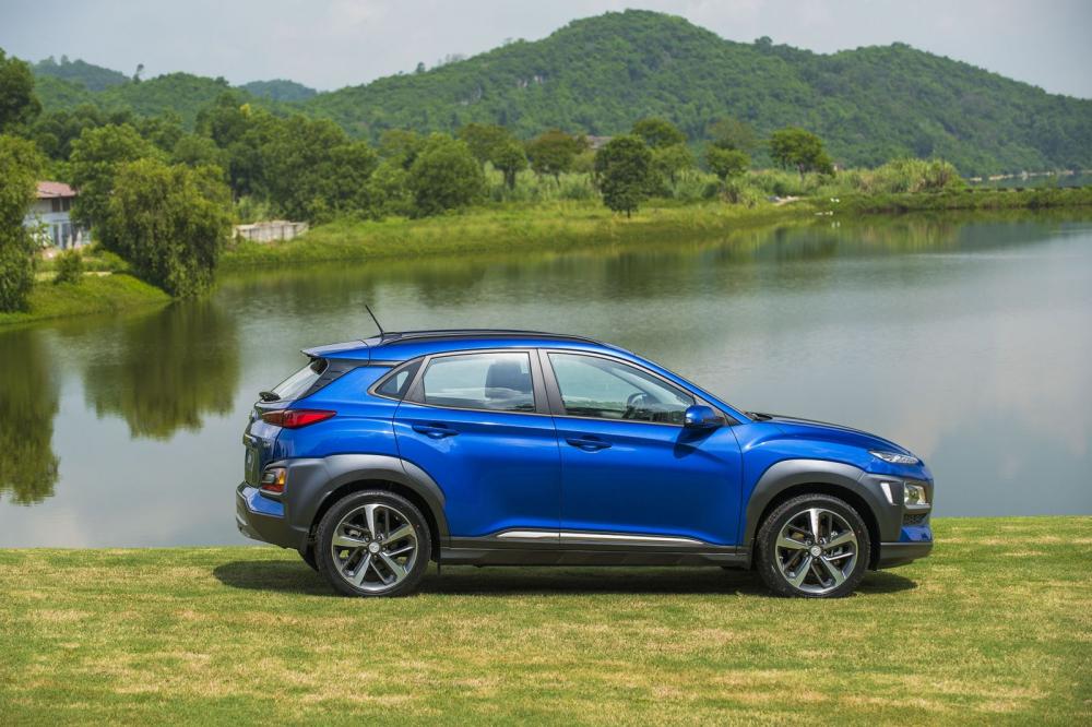Đánh giá xe Hyundai Kona 2019 1.6 Turbo về thiết kế thân xe 2 Đánh giá xe Hyundai Kona 2019 1.6 Turbo về thiết kế thân xe a2
