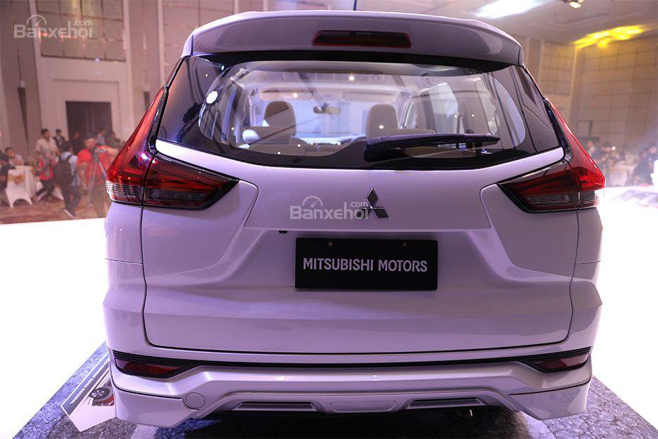 Tan binh Mitsubishi Xpander AT 2018 do suc cung nguoi cu Kia Rondo GATH 2018 trong phan khuc MPV