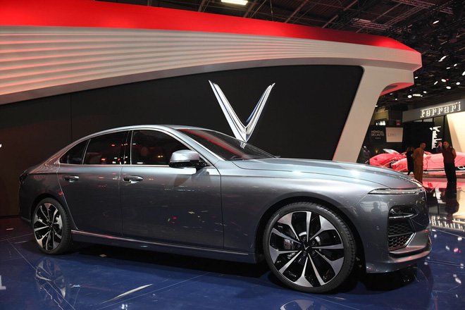 Đánh giá xe VinFast LUX A2.0: Phiên bản thương mại sẽ đến vào cuối năm 2019.