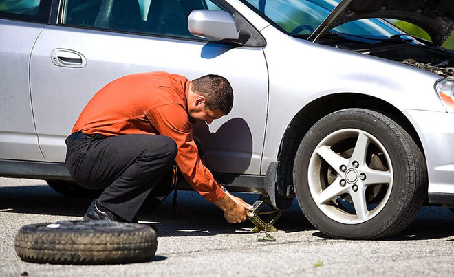 Vì sao ngày càng có nhiều hãng sản xuất ô tô bỏ lốp dự phòng? 4...