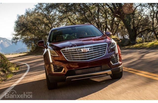 6. Cadillac XT5 2018.