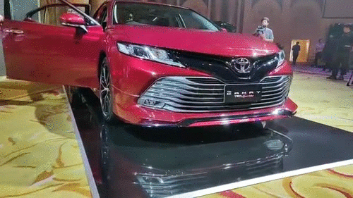 Sau Thái đến Mã Lai, Toyota Camry 2019 1 tỷ khi nào lái sang Việt? - 1