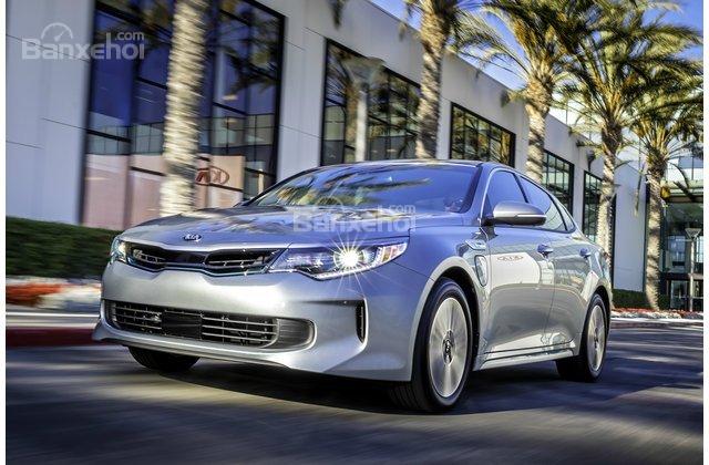 7. Kia Optima Plug-In Hybrid 2019 7. Kia Optima Plug-In Hybrid 2019.