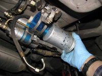 Khi xăng bị nhiễm nước, bạn cần rửa bình xăng, vệ sinh béc phun, thay lọc xăng a3