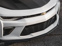Đánh giá xe Chevrolet Camaro 2017: Thiết kế lưới tản nhiệt mới.