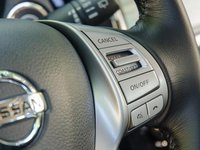 Đánh giá xe Nissan X-Trail 2016 có các phím tiện ích mạ bạc rất sang trọng 2.