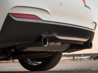 Đánh giá xe BMW 2-Series 2017: Hệ thống ống xả đôi được bố trí hai bên.