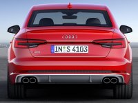 Đuôi xe Audi S4.
