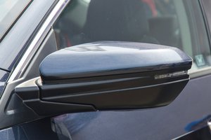 Đánh giá xe Honda Civic 2017 có gương chiếu hậu ngoài chỉnh/gập điện tích hợp xi nhan.