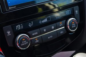 Đánh giá xe Nissan X-Trail 2016 có điều hòa tự động 2 chiều.