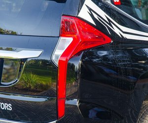 Đánh giá xe Mitsubishi Pajero Sport 2017: Đuôi xe tạo nên dấu ấn riêng với cặp đèn hậu thanh mảnh a2