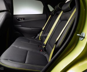 Đánh giá xe Hyundai Kona 2018: Hàng ghế sau của xe.
