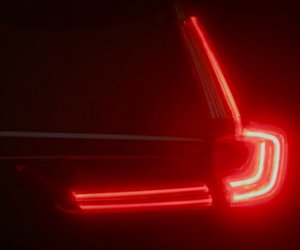 Đánh giá xe Honda CR-V 2018 bản 7 chỗ: Đèn hậu chữ L.
