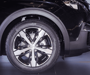 Đánh giá xe Peugeot 3008 2018: Bộ mâm 17 inch tiện kim cương lôi cuốn 1