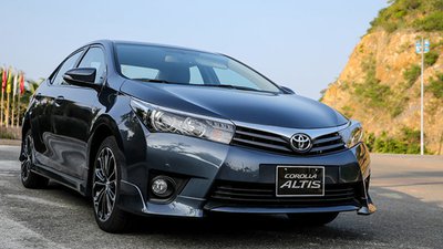 Toyota Corolla Altis 1.8 AT mới 100%, tặng phụ kiện, hỗ trợ tài chính, đăng ký cần bán 