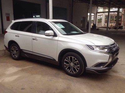 Mitsubishi Outlander Mitsubishi Outlander .